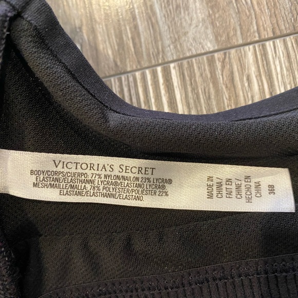 Victoria’s Secret VSX Sport Bra - Front Closure (Size 36B) - Picture 6 of 7